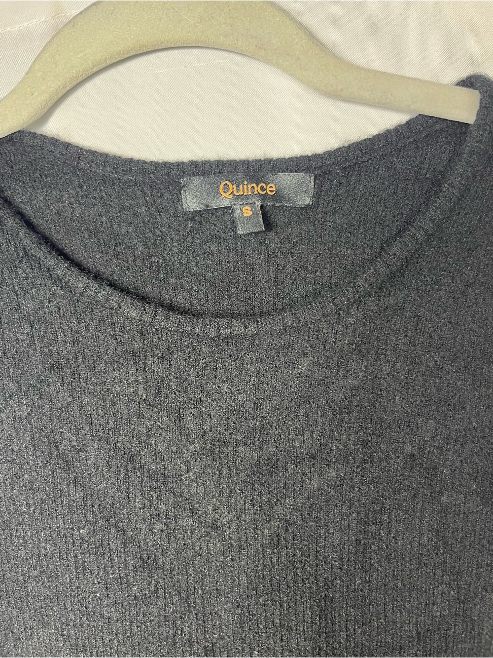 Quince 100% cashmere featherweight black ribbed knit tank size small - Picture 4 of 6